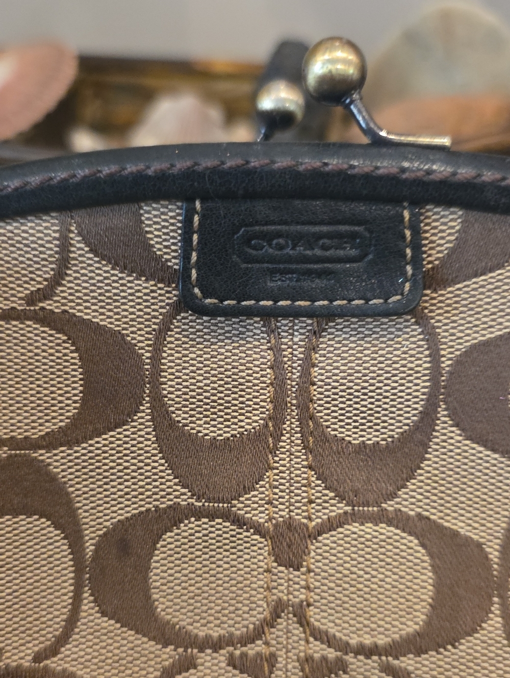 Coach Vintage Kisslock Legacy Lined Interior - Picture 5 of 10